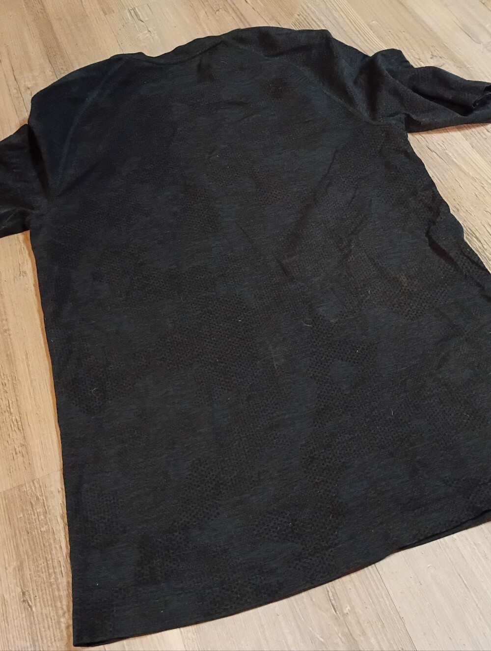 Workout Top - Picture 3 of 4